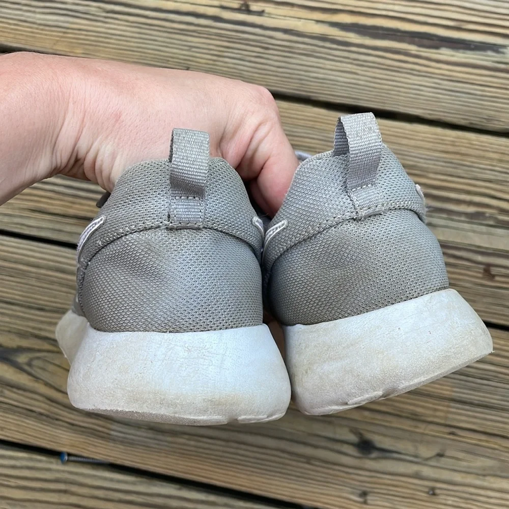 Nike Gray Roshe Run Sneakers